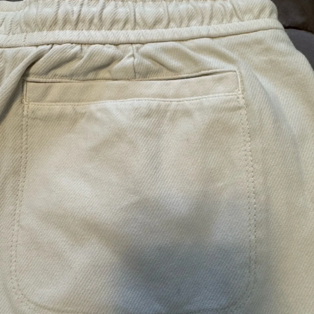 Athleta Women's Cream Athletic Shorts - Picture 5 of 5
